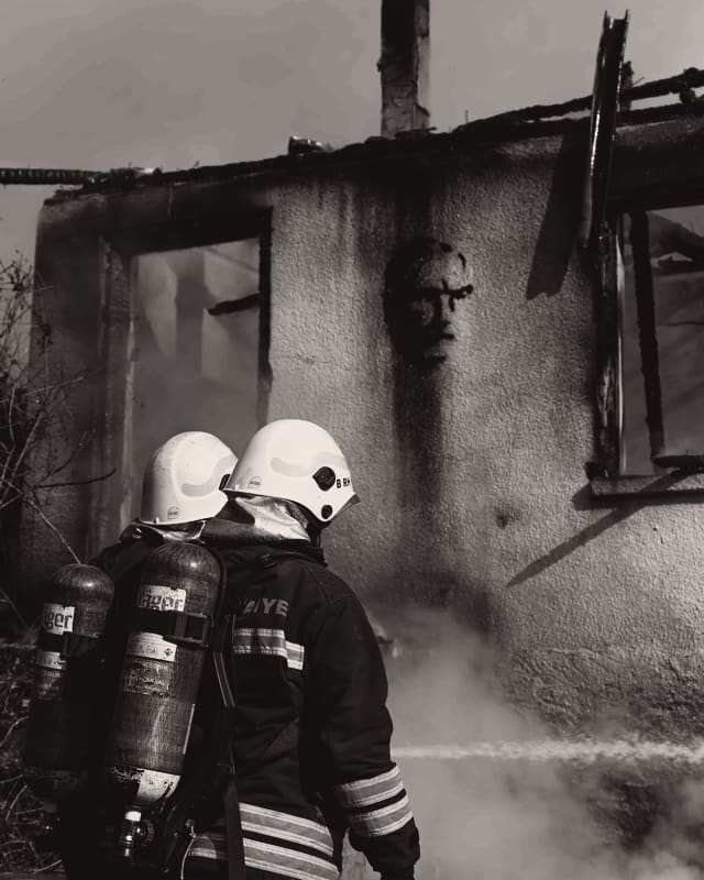 Atemschutztrupp vor einer Einsatzstelle